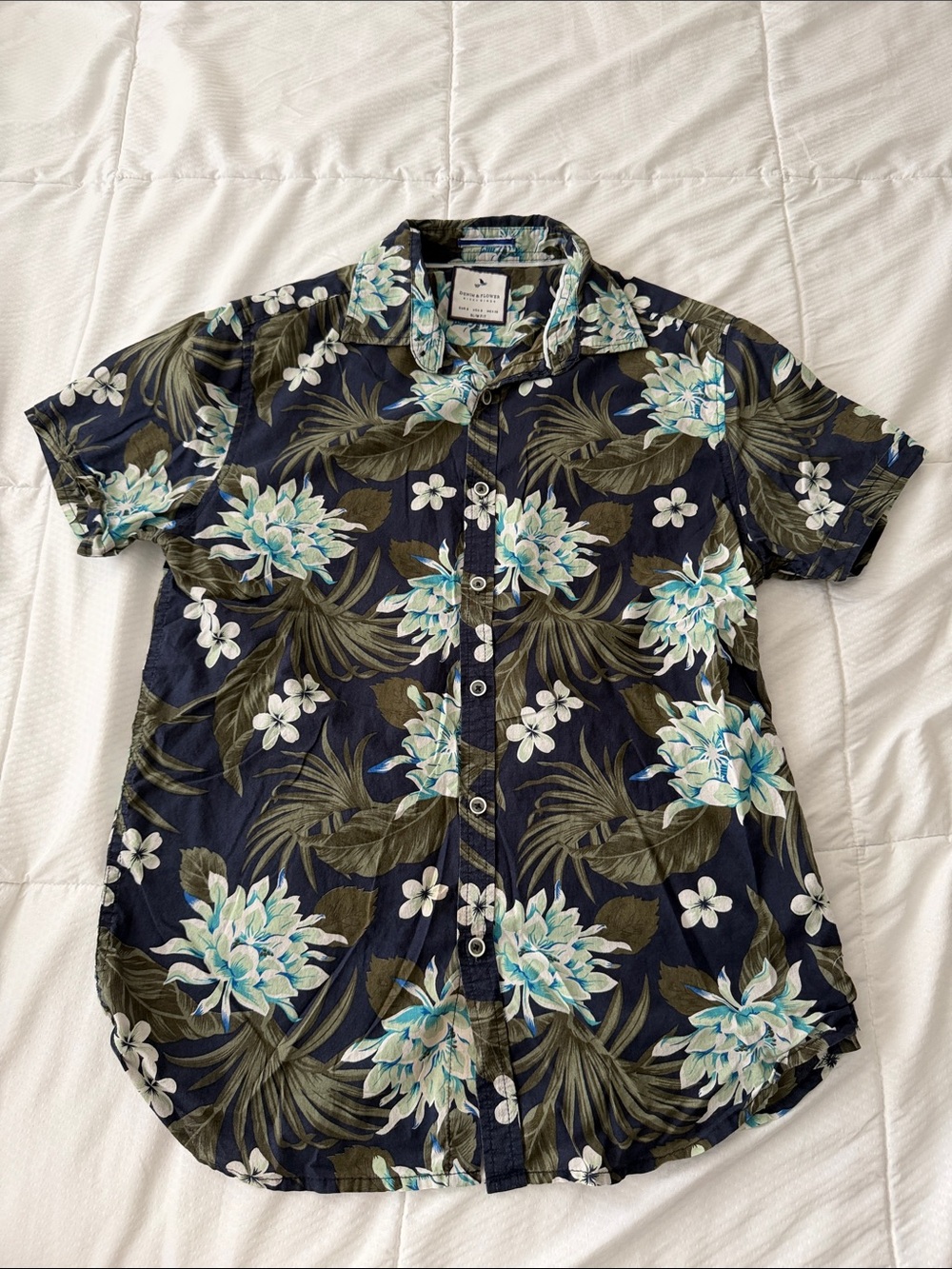 Denim & Flower Navy Floral Short-Sleeve Button-Down Shirt